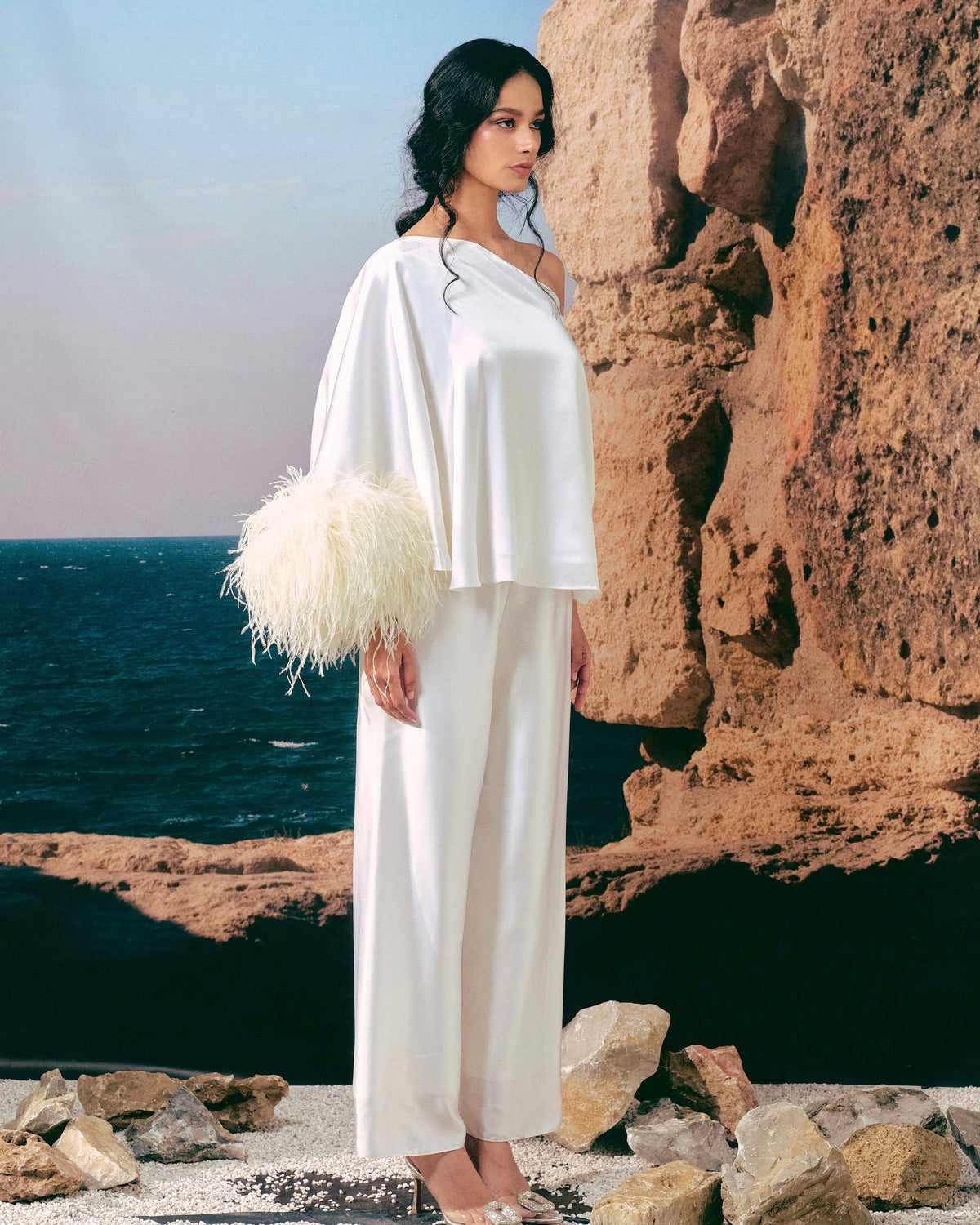 FARAH OFF SHOULDER OSTRICH FEATHER SET