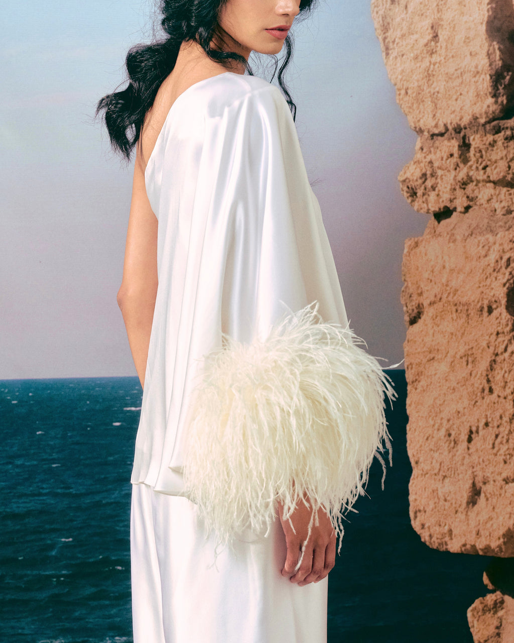 FARAH OFF SHOULDER OSTRICH FEATHER SET
